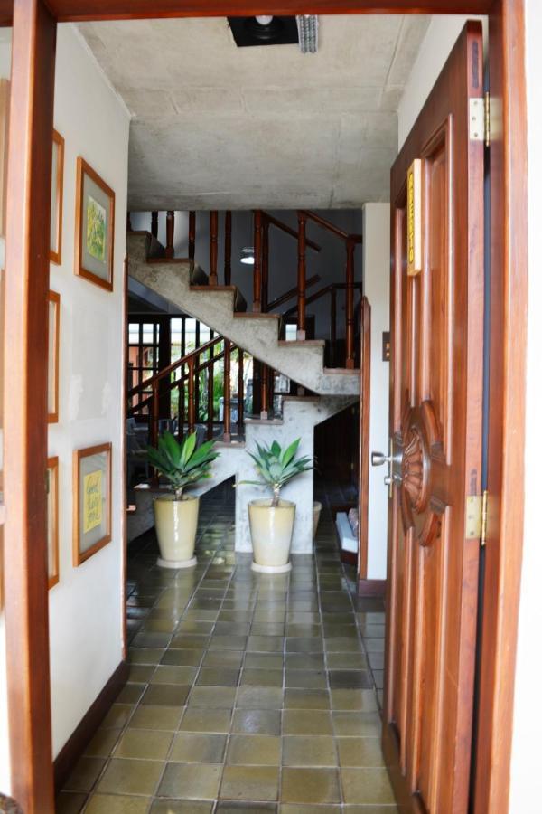 Pousada O Garimpo. Embu Exterior foto